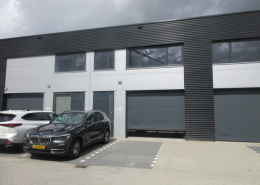 Bedrijfsruimte met inpandig bedrijfskantoor