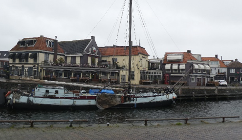 Café-restaurant met bedrijfswoningen