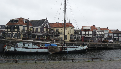Café-restaurant met bedrijfswoningen
